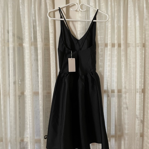 Beautiful dress - Picture 5 of 10